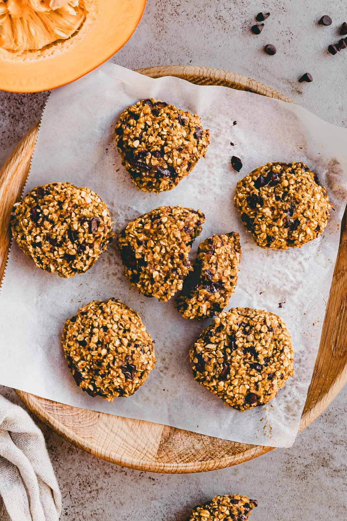 Healthy Pumpkin Chocolate Chip Oatmeal Cookies