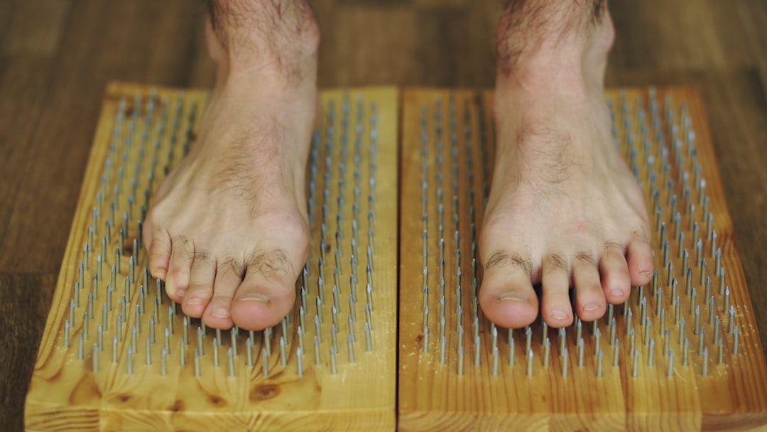 Outer Foot Numbness in 2026: Causes, Diagnosis, Treatment & the Best Shoes to Restore Sensation — A Complete Guide