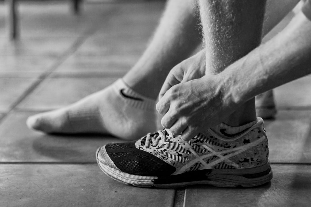 Outer Foot Tightness: 2026 Guide to Causes, Stretches & the Best Shoes for Relief