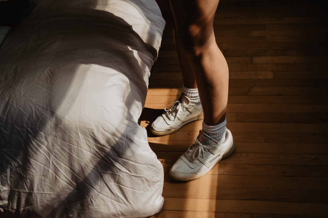 Morning Heel Pain Relief Checklist: 7 Things Your Shoes Must Have in 2025